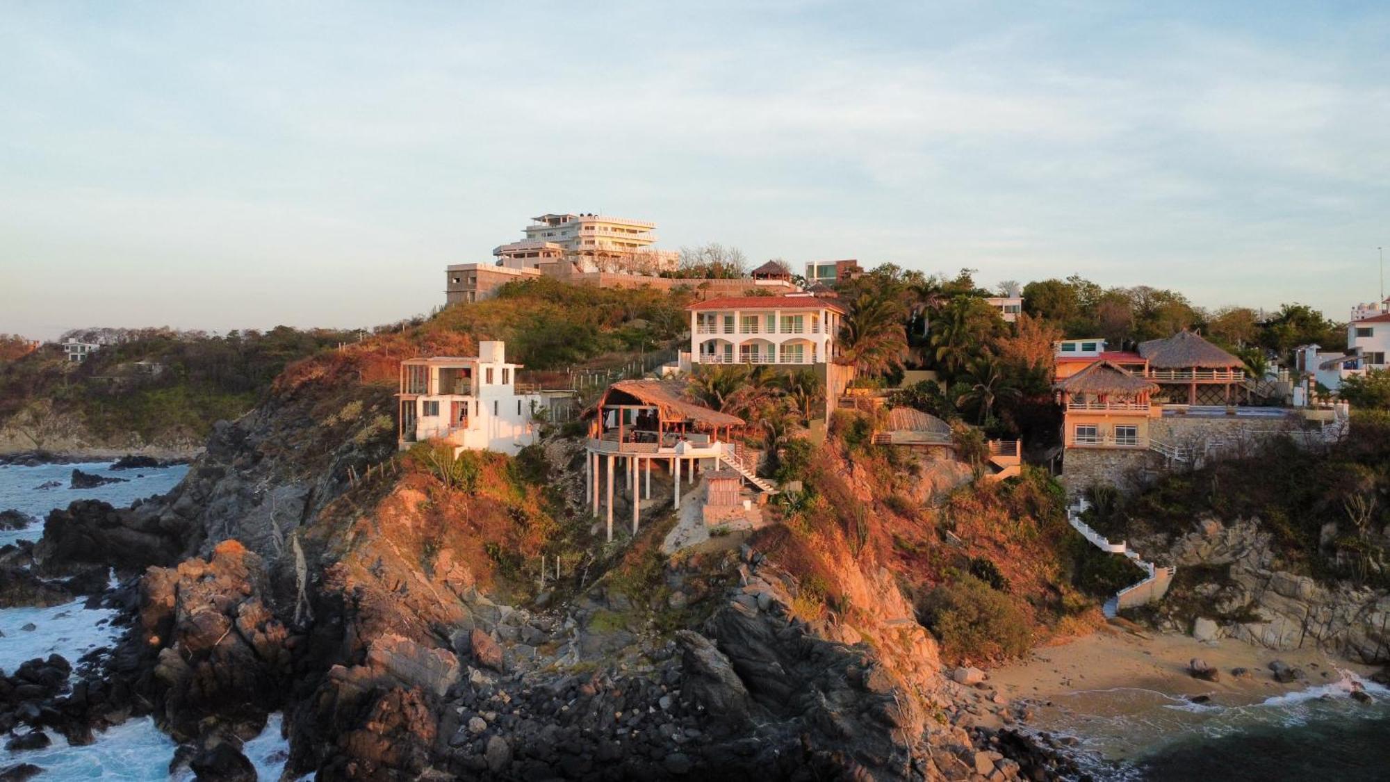 Hotel Luz De Mar ' Right On The Beach Cuatunalco Exterior photo